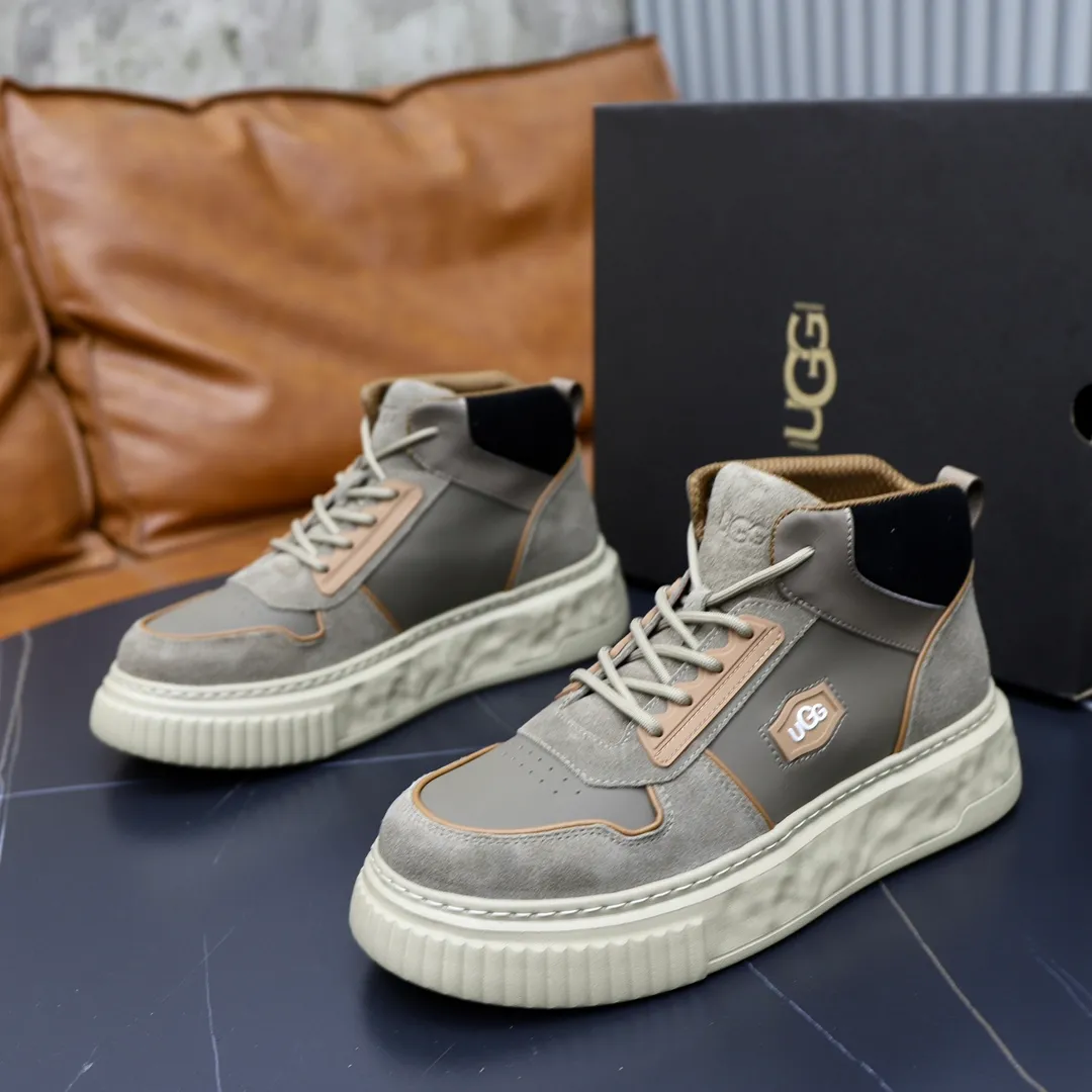 Ex-factory price: 620💰Thick wool imported from Australia Brand: UGG genuine purchase Size: 39-44 Grade: Official website 1:1 Material: First layer of genuine leather waterproof and antifreeze upper Real wool lining Original non-slip soft wear-resistant outsole Style category: Men's casual shoes Trendy style Comfortable on the feet Color: Official website color synchronization